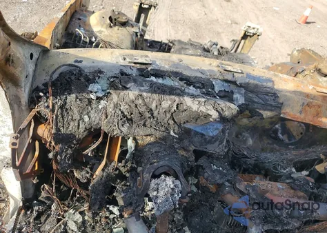 2011 Land Rover Range Rover Autobiography z USA, uszkodzony, nr VIN SALMP1E48BA332398